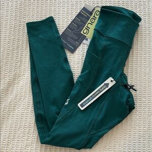 Gnara Women's Teal Leggings - with pee zipper!
